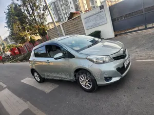 Toyota Vitz 1.3 AWD 5dr 2012 Silver