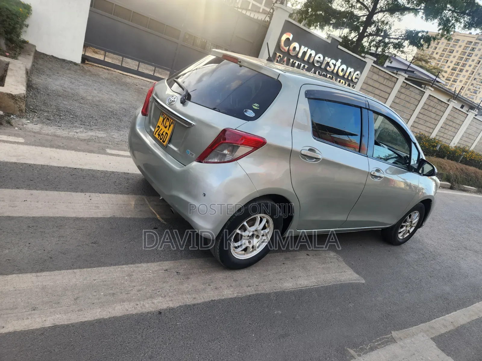 Toyota Vitz 1.3 AWD 5dr 2012 Silver