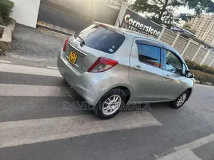 Toyota Vitz 1.3 AWD 5dr 2012 Silver