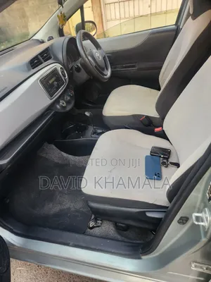 Toyota Vitz 1.3 AWD 5dr 2012 Silver