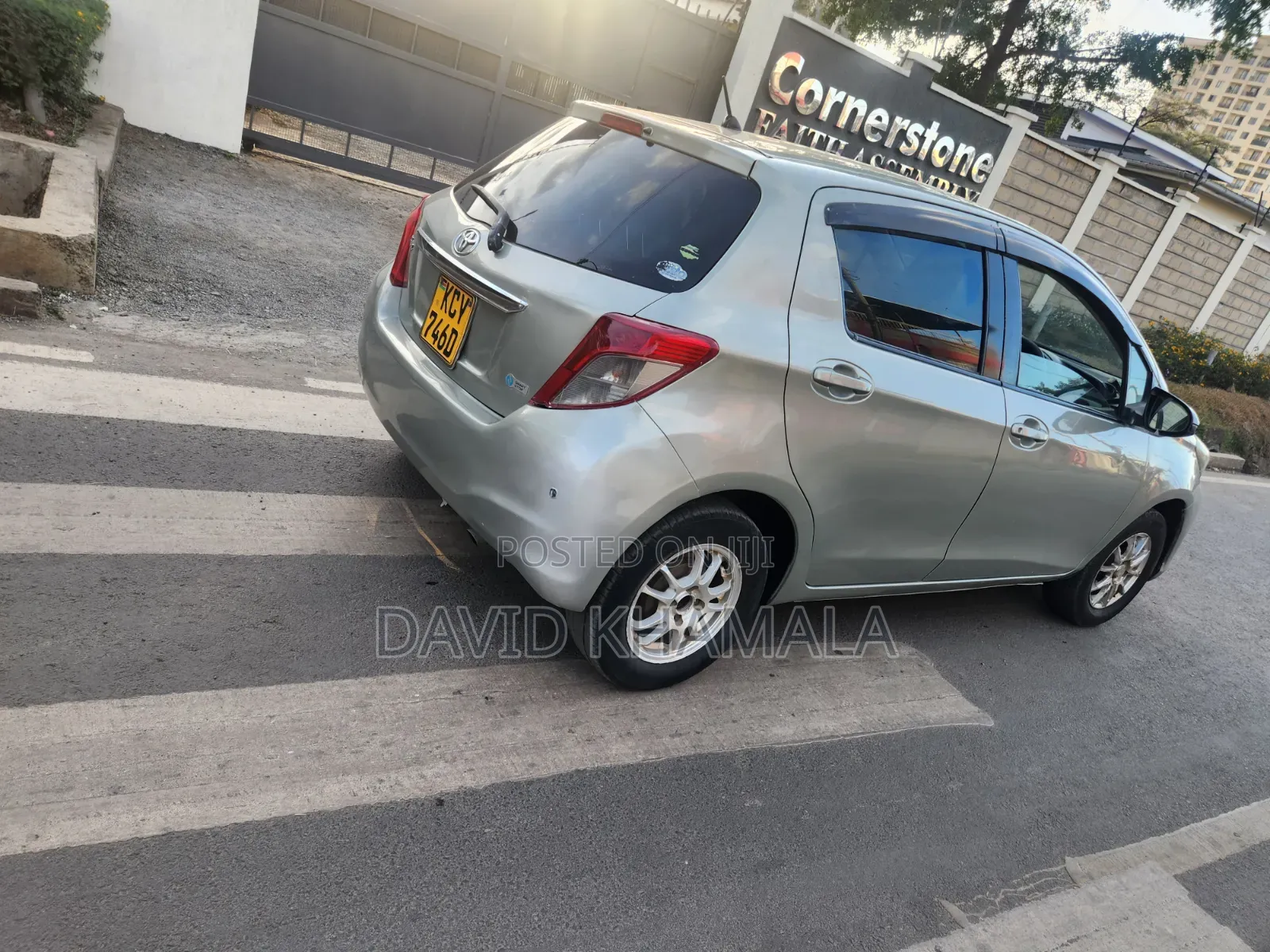 Toyota Vitz 1.3 AWD 5dr 2012 Silver
