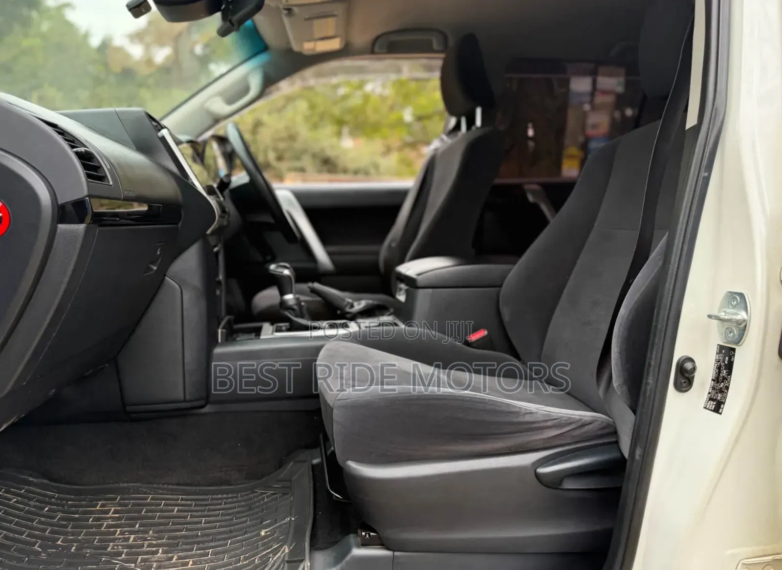 Toyota Land Cruiser Prado 2.7 2018 Off white