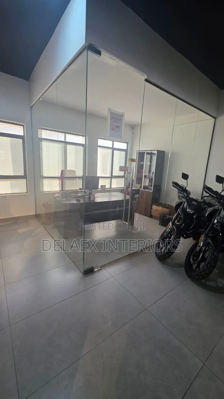 Frameless Office Cube