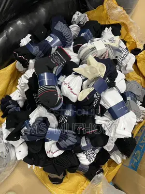 1/2 Dozen (6 Pairs ) Tommy Hilfiger Socks