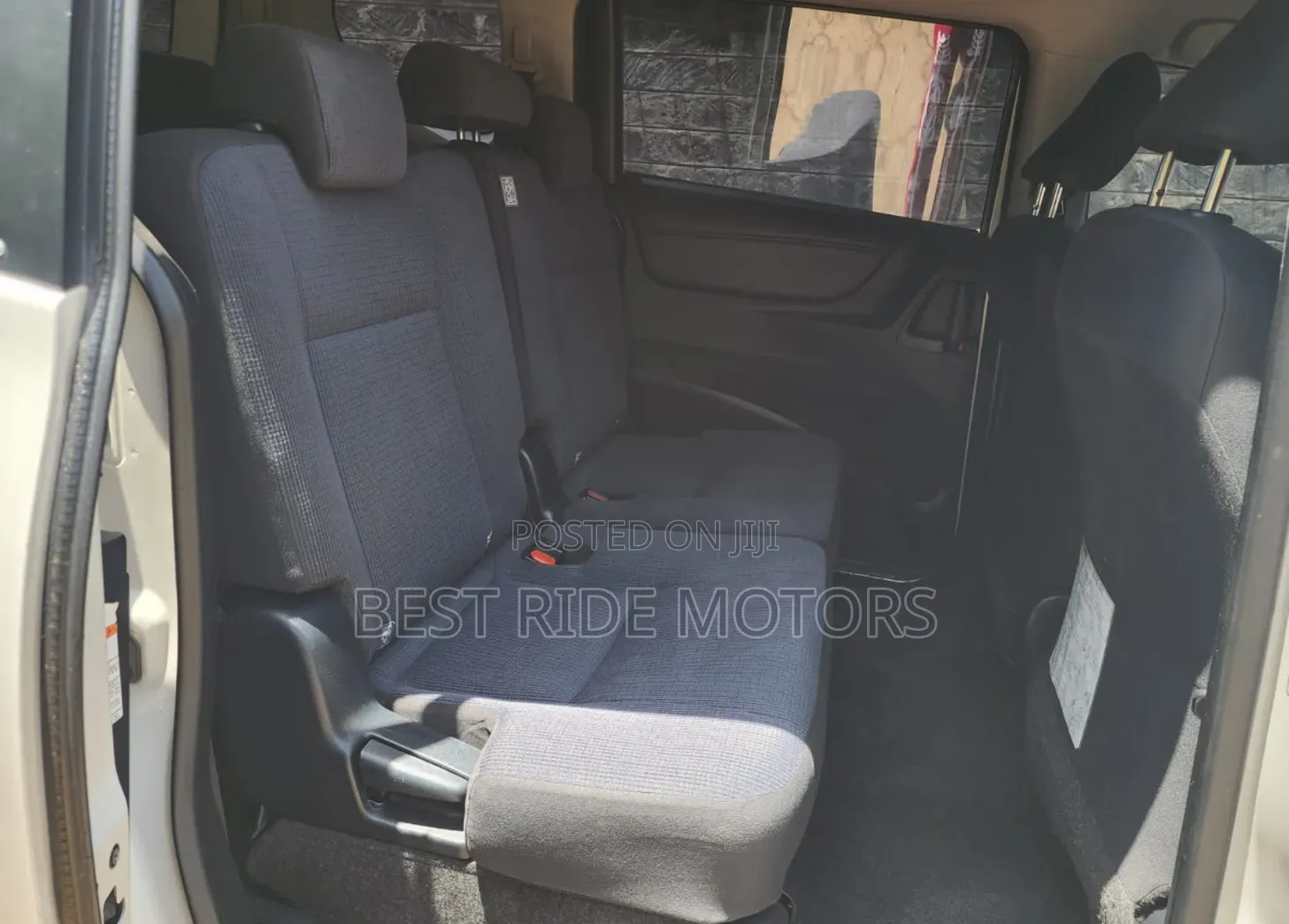 Toyota Sienta 1.5 FWD (6-seater) 2016 White