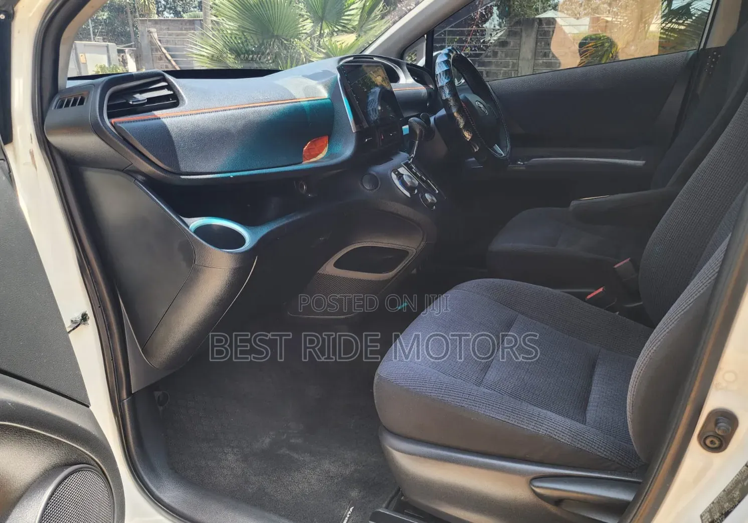 Toyota Sienta 1.5 FWD (6-seater) 2016 White