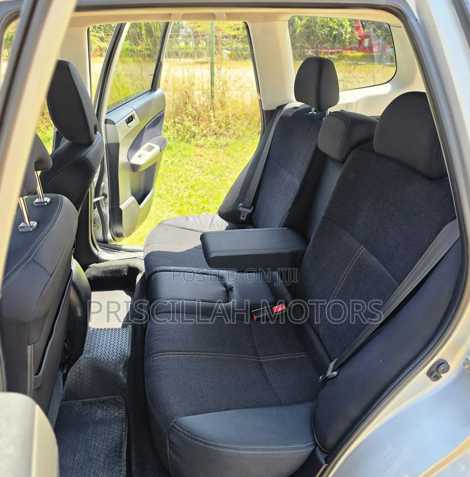 Subaru Forester 2011 Silver