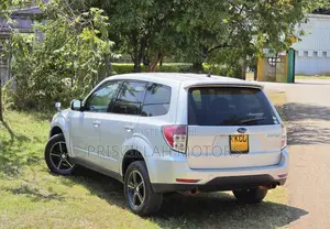 Subaru Forester 2011 Silver