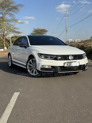 Volkswagen Passat 1.8T R-Line 4dr Sedan (1.8L 4cyl) 2017 Pearl