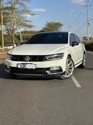 Volkswagen Passat 1.8T R-Line 4dr Sedan (1.8L 4cyl) 2017 Pearl