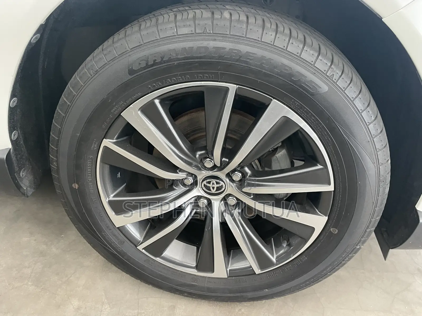 Toyota Harrier 2.0 2020 White