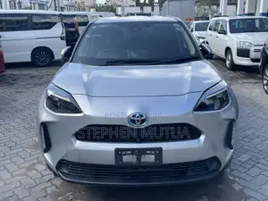 Toyota Yaris Cross 1.5 Hybrid AWD 2021 Silver