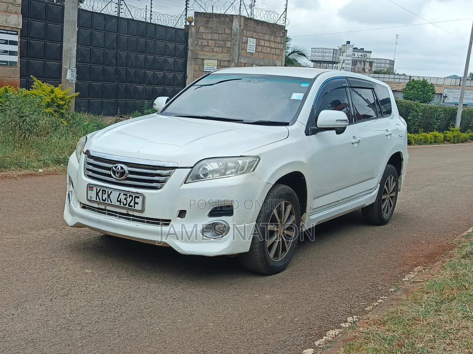 Toyota Vanguard 2009 White