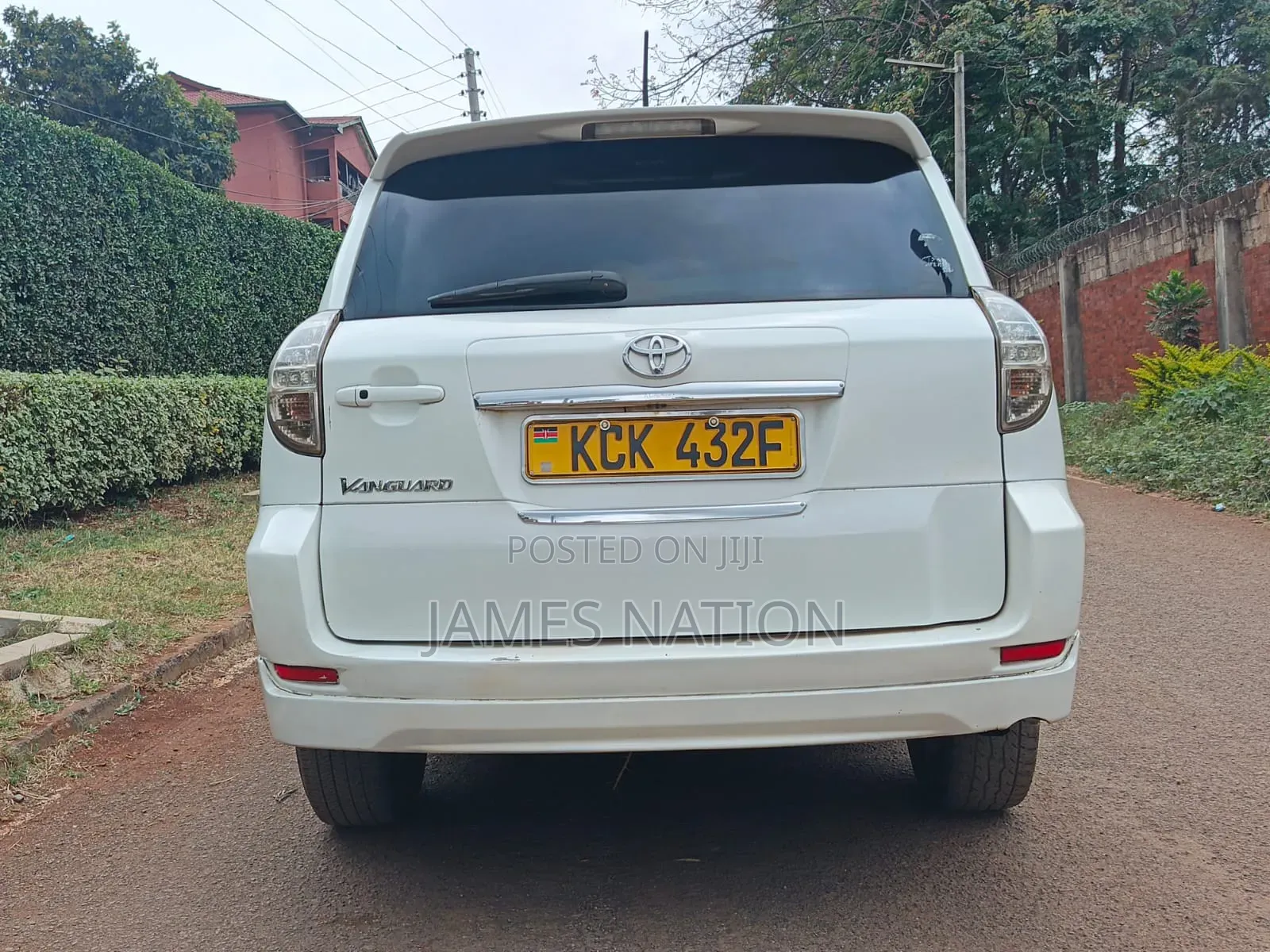 Toyota Vanguard 2009 White