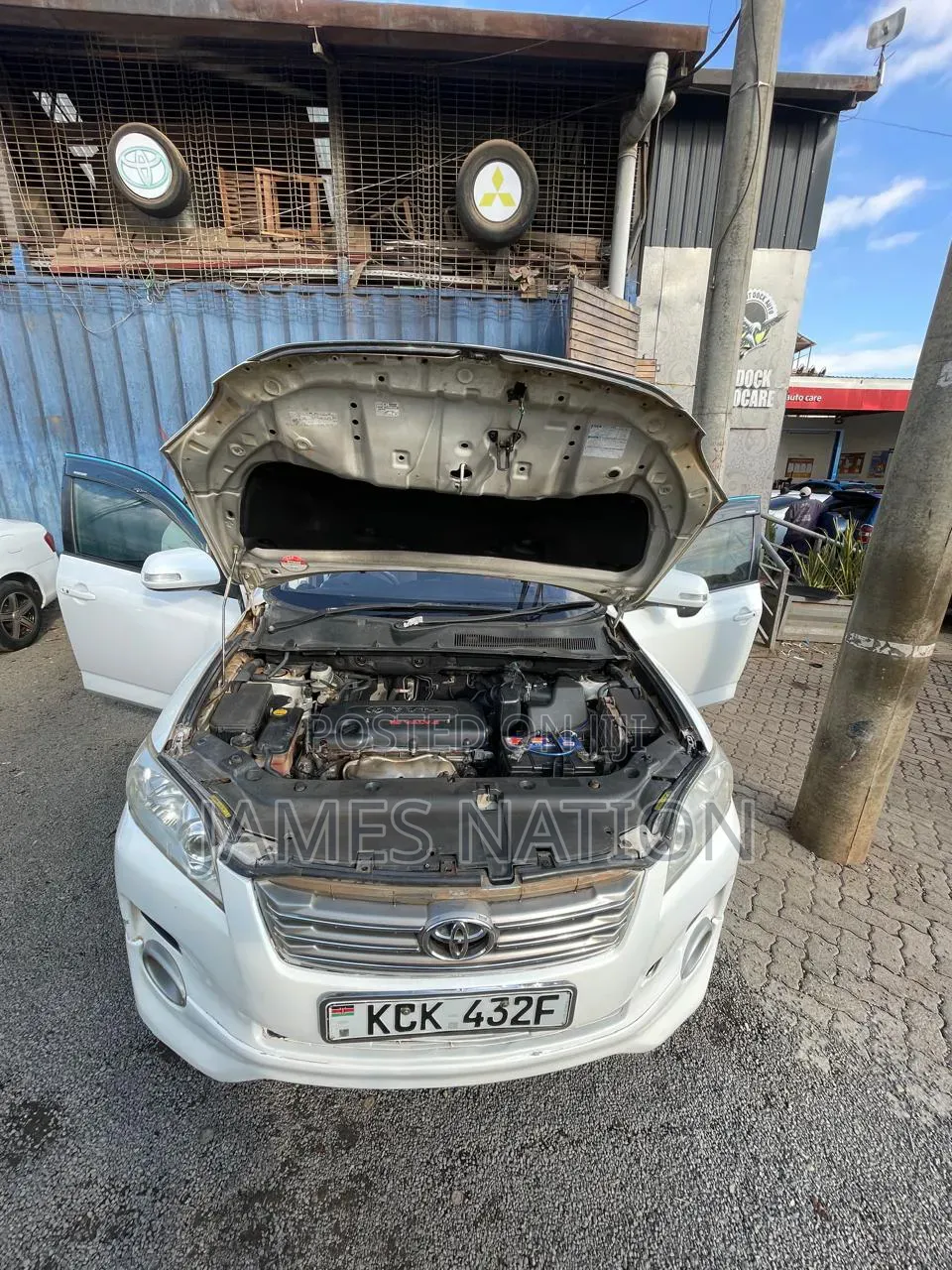 Toyota Vanguard 2009 White