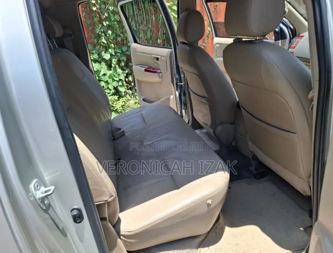Toyota Hilux 2012
