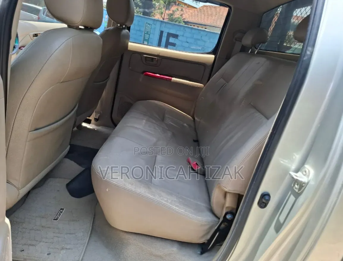 Toyota Hilux 2012