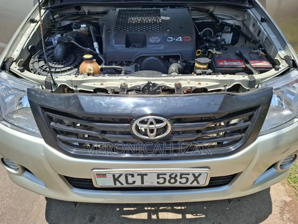 Toyota Hilux 2012