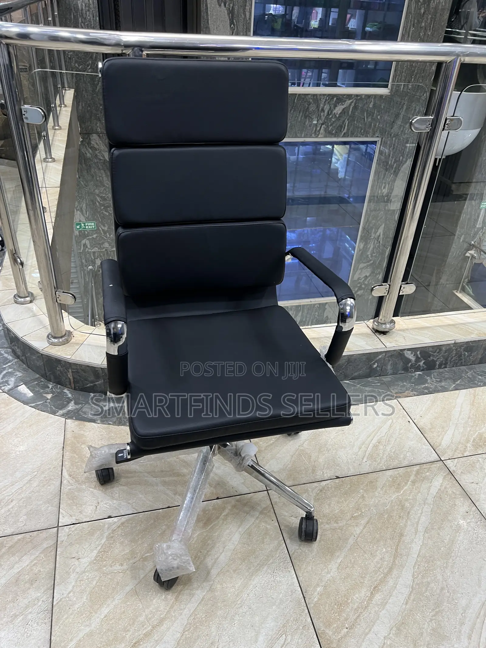 Executive Leather Office Chair With Tall Backrest
