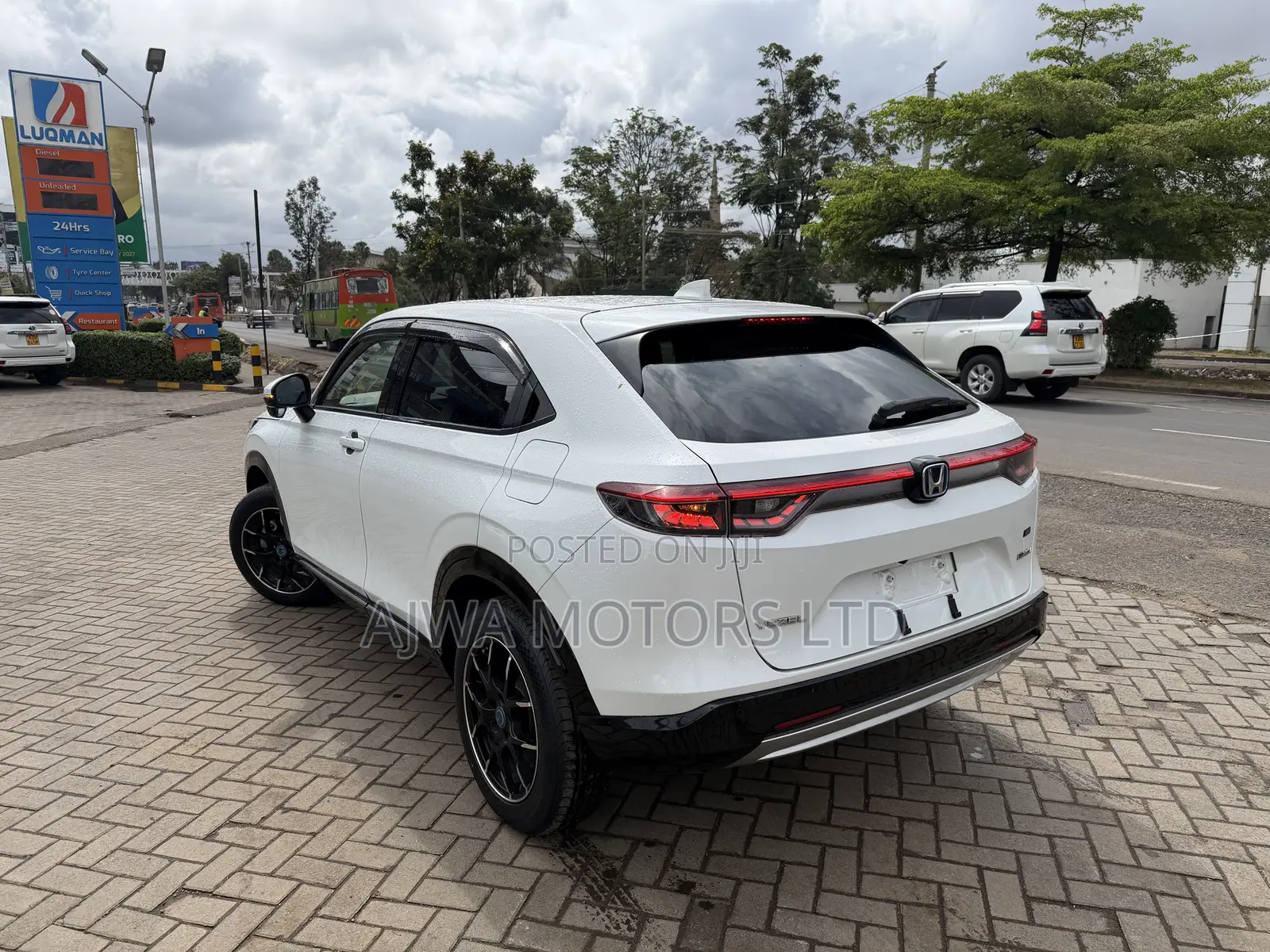 Honda Vezel 1.5 Hybrid 2WD 2021 White