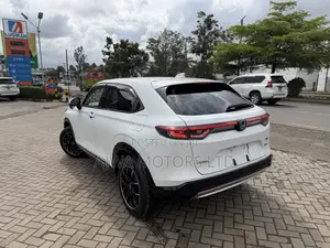 Honda Vezel 1.5 Hybrid 2WD 2021 White