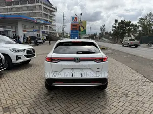 Honda Vezel 1.5 Hybrid 2WD 2021 White