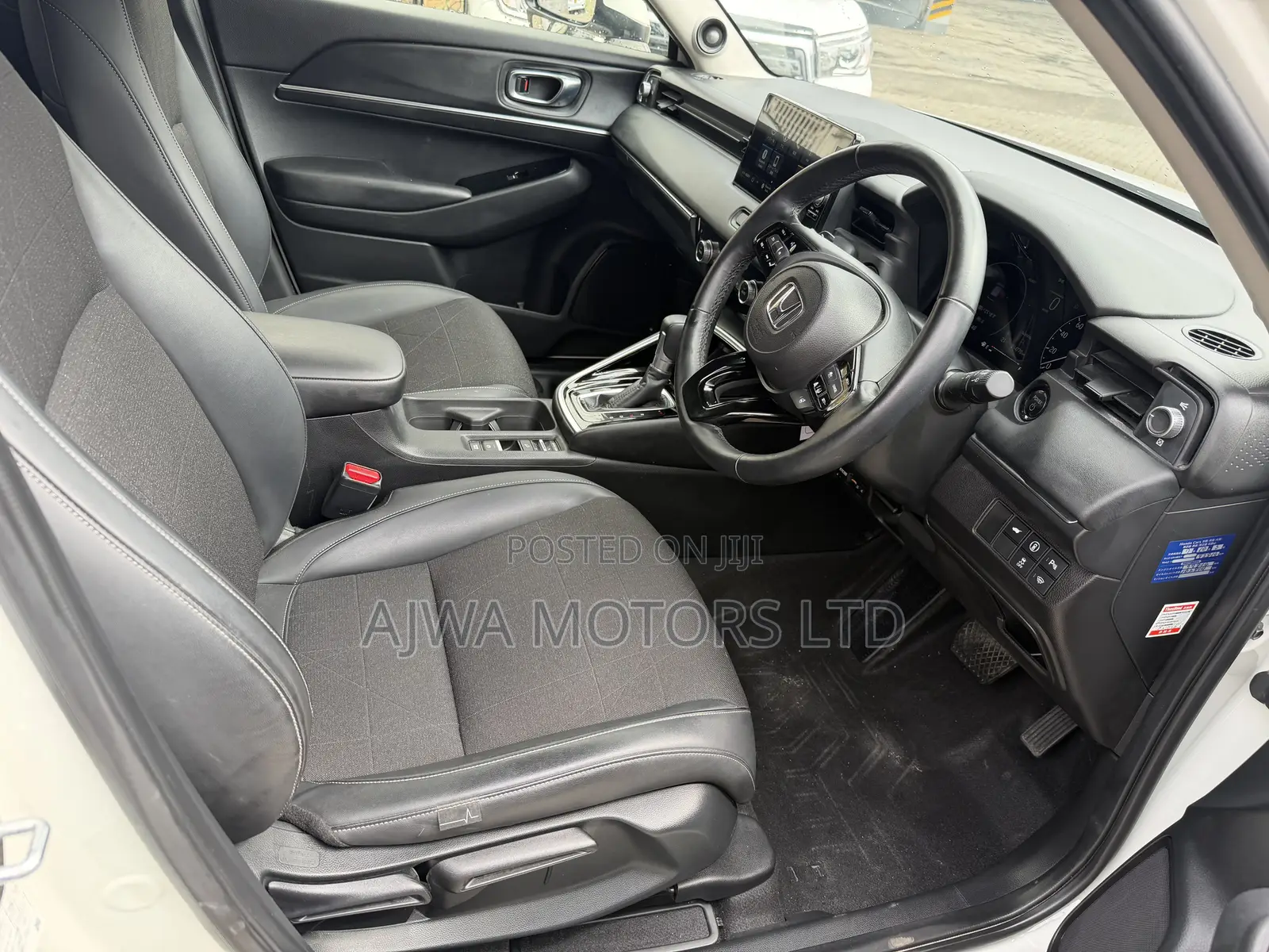 Honda Vezel 1.5 Hybrid 2WD 2021 White