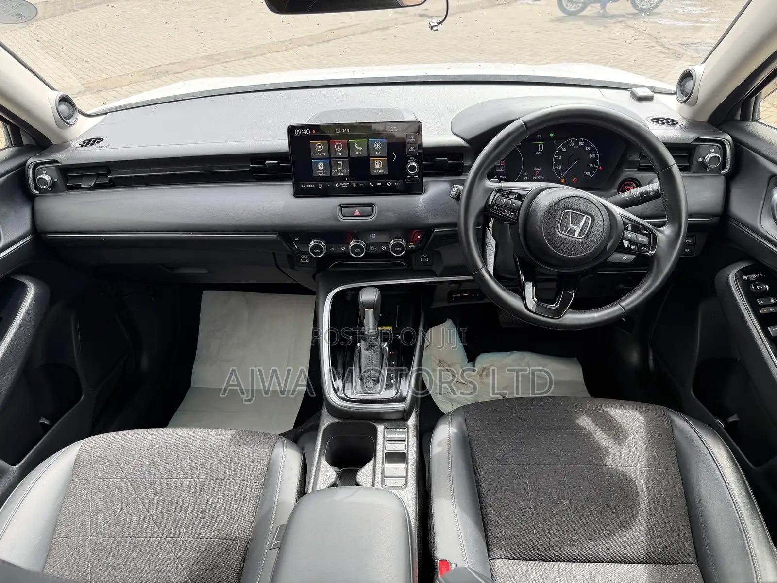 Honda Vezel 1.5 Hybrid 2WD 2021 White