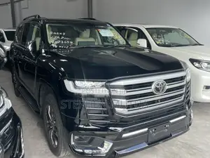 Toyota Land Cruiser LC300 2023 Black