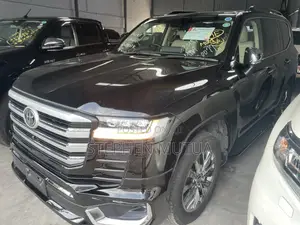 Toyota Land Cruiser LC300 2023 Black