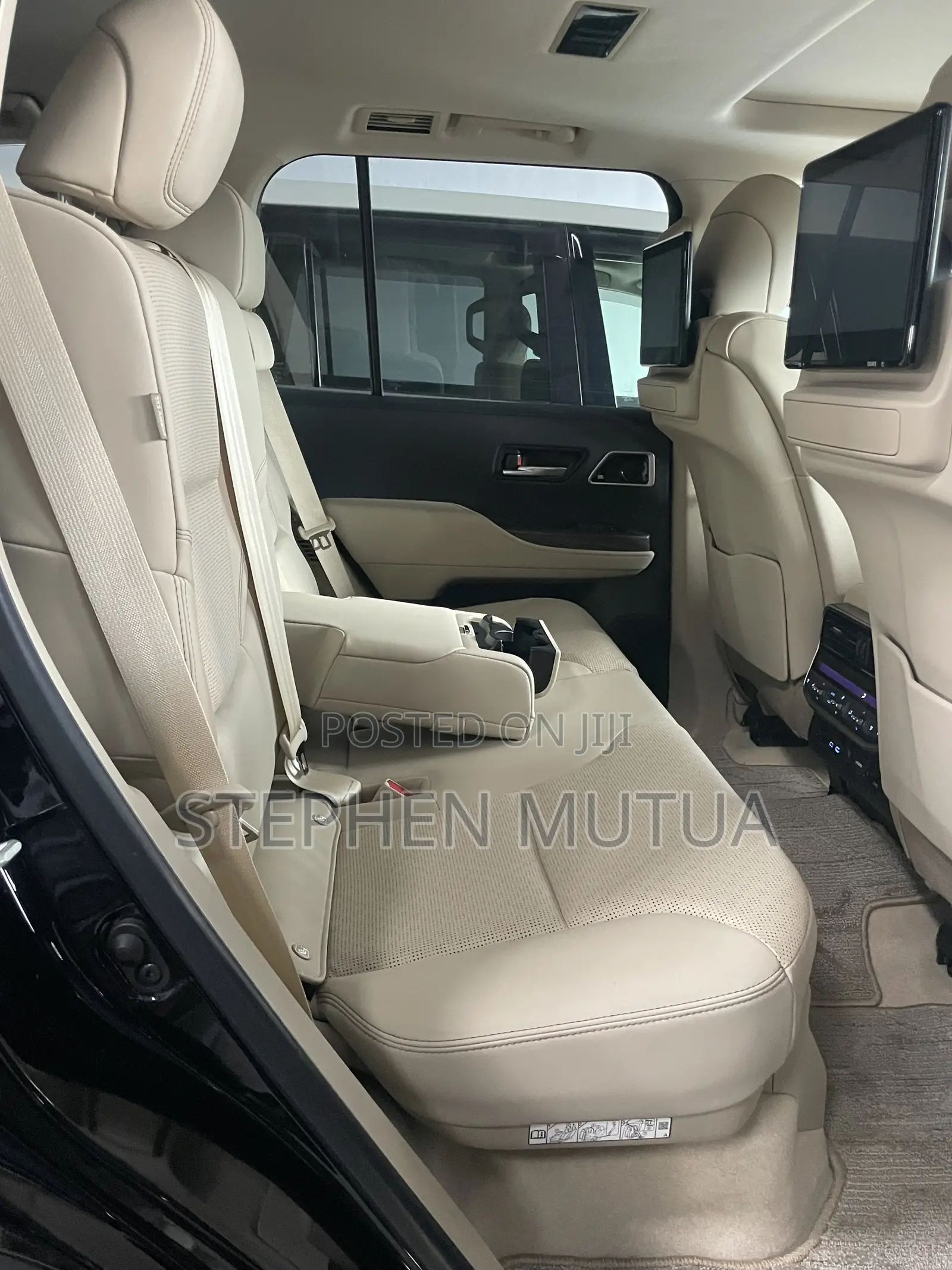 Toyota Land Cruiser LC300 2023 Black