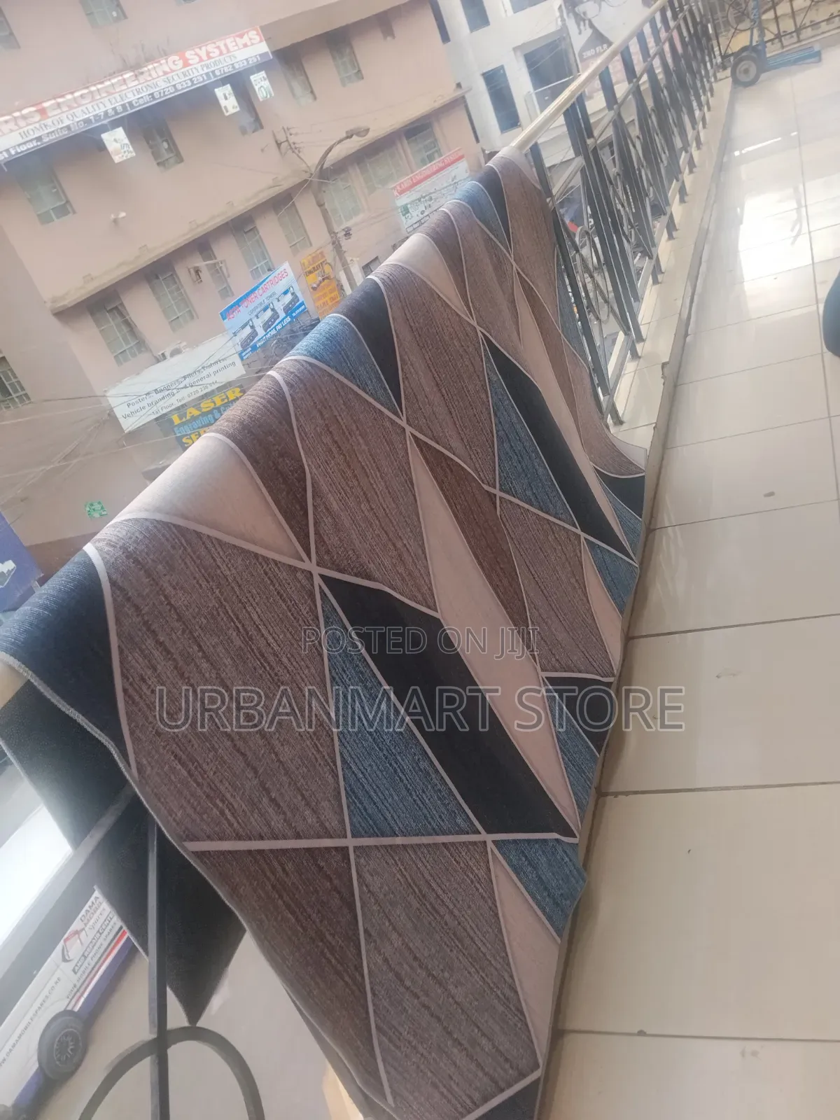 Brand New 5 by 8 Modern 3D Carpet