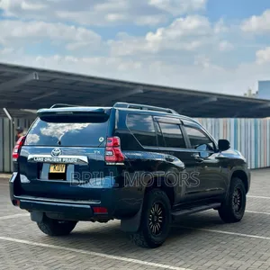 Toyota Land Cruiser Prado 2017 Black