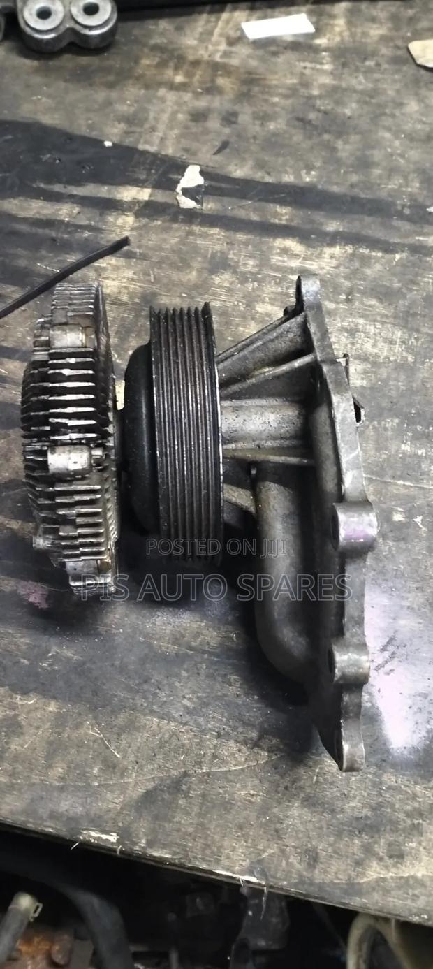 Nissan Hard Body Water Pump - thumbnail 2