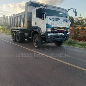 ISUZU Tipper