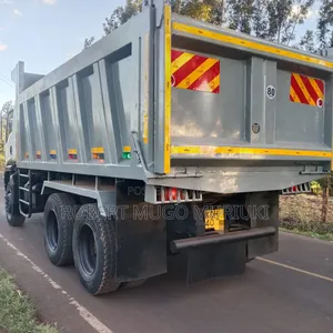 ISUZU Tipper