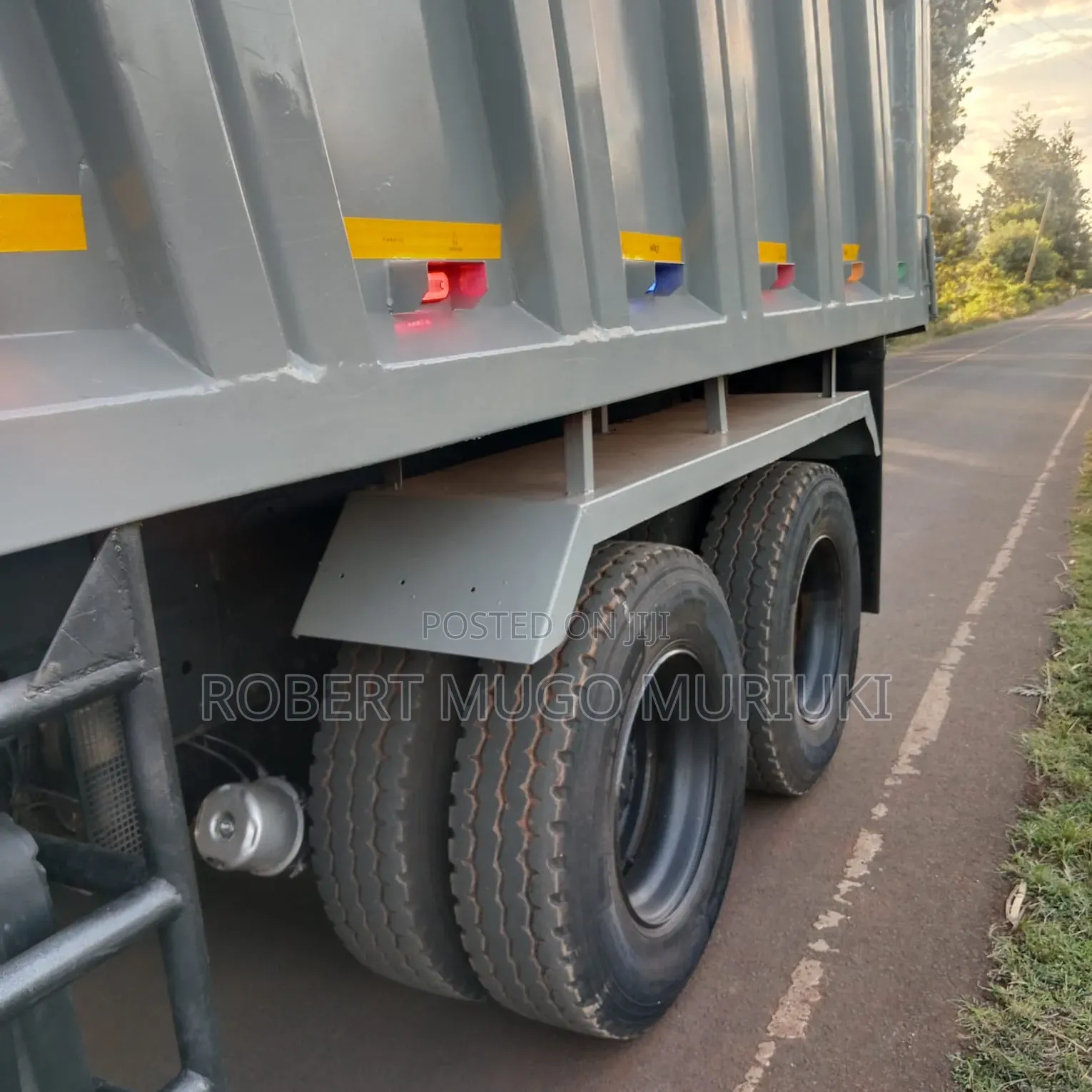 ISUZU Tipper