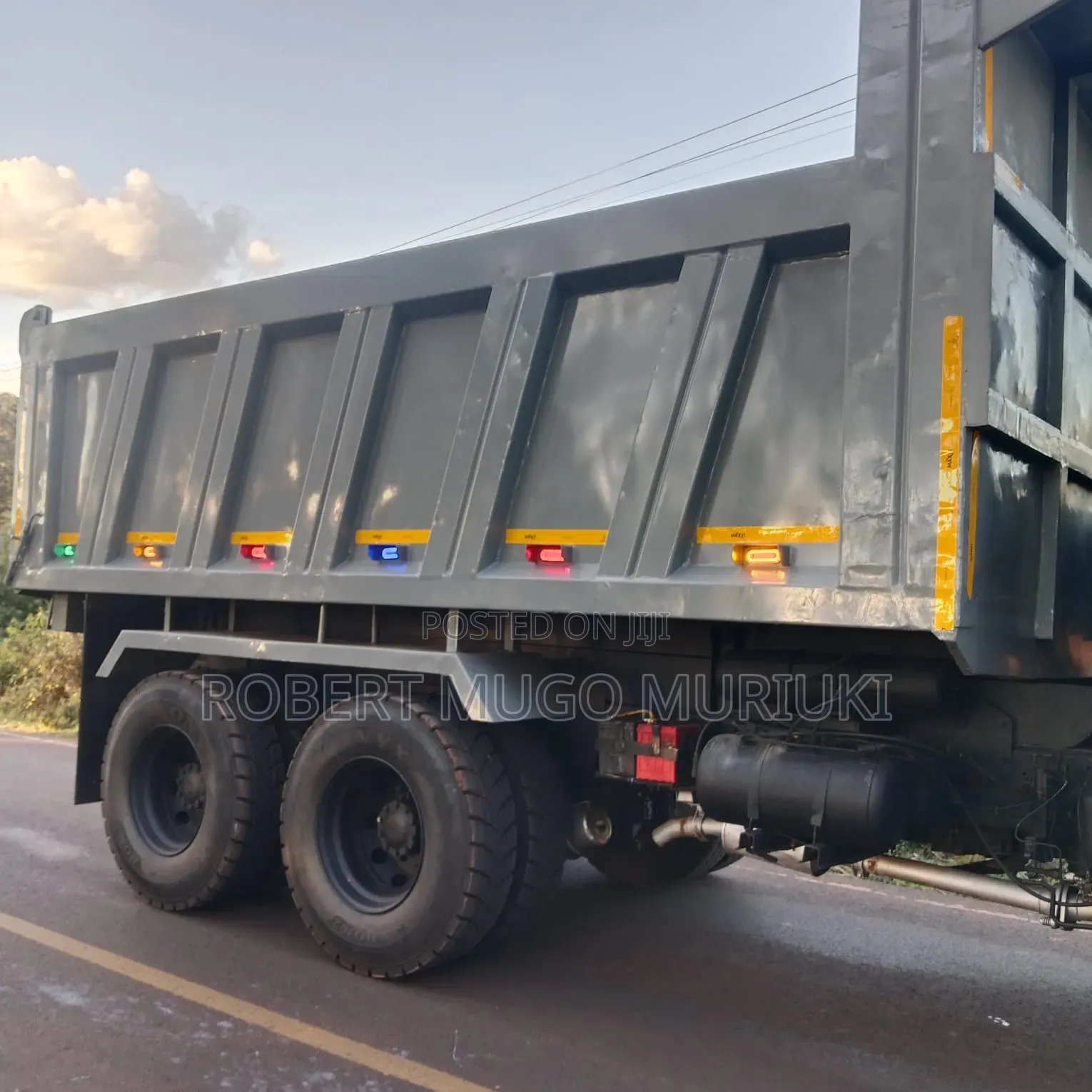 ISUZU Tipper