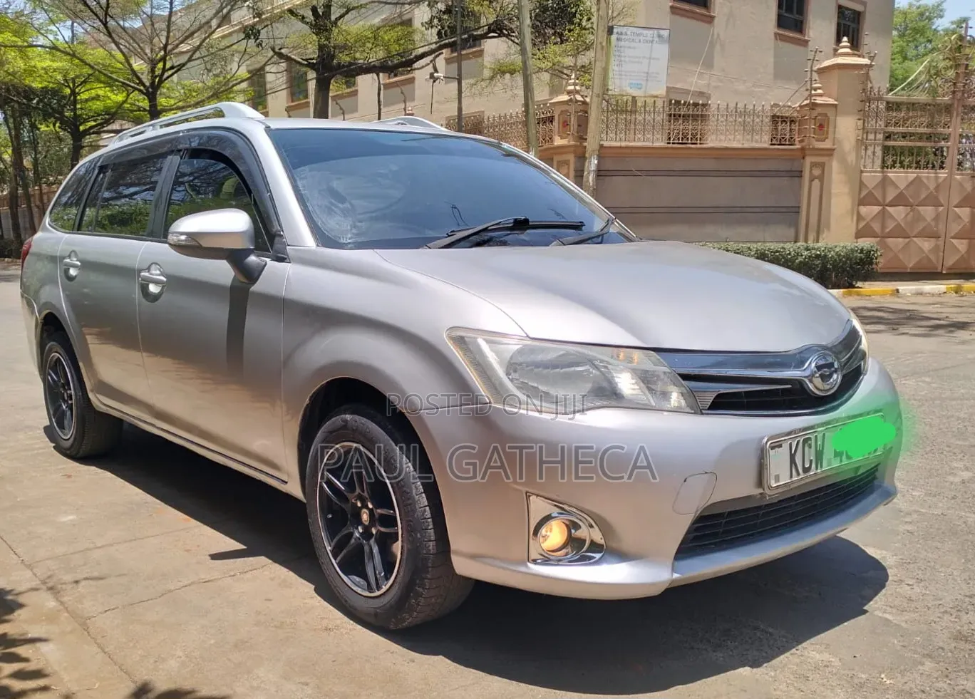 Toyota Corolla Fielder 2013 Silver