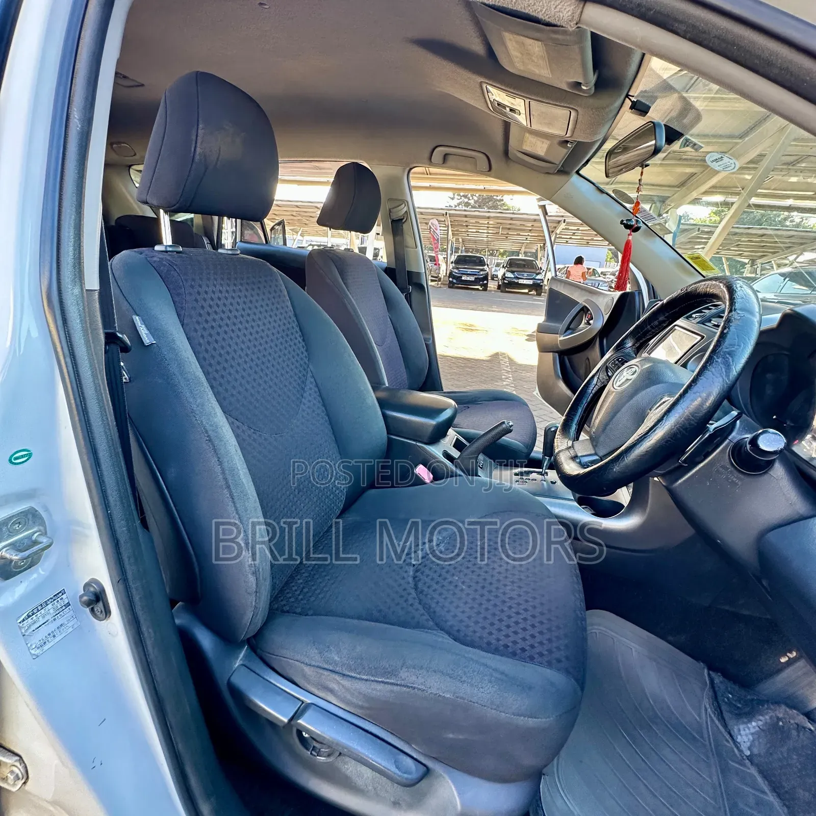 Toyota Vanguard 2011 White