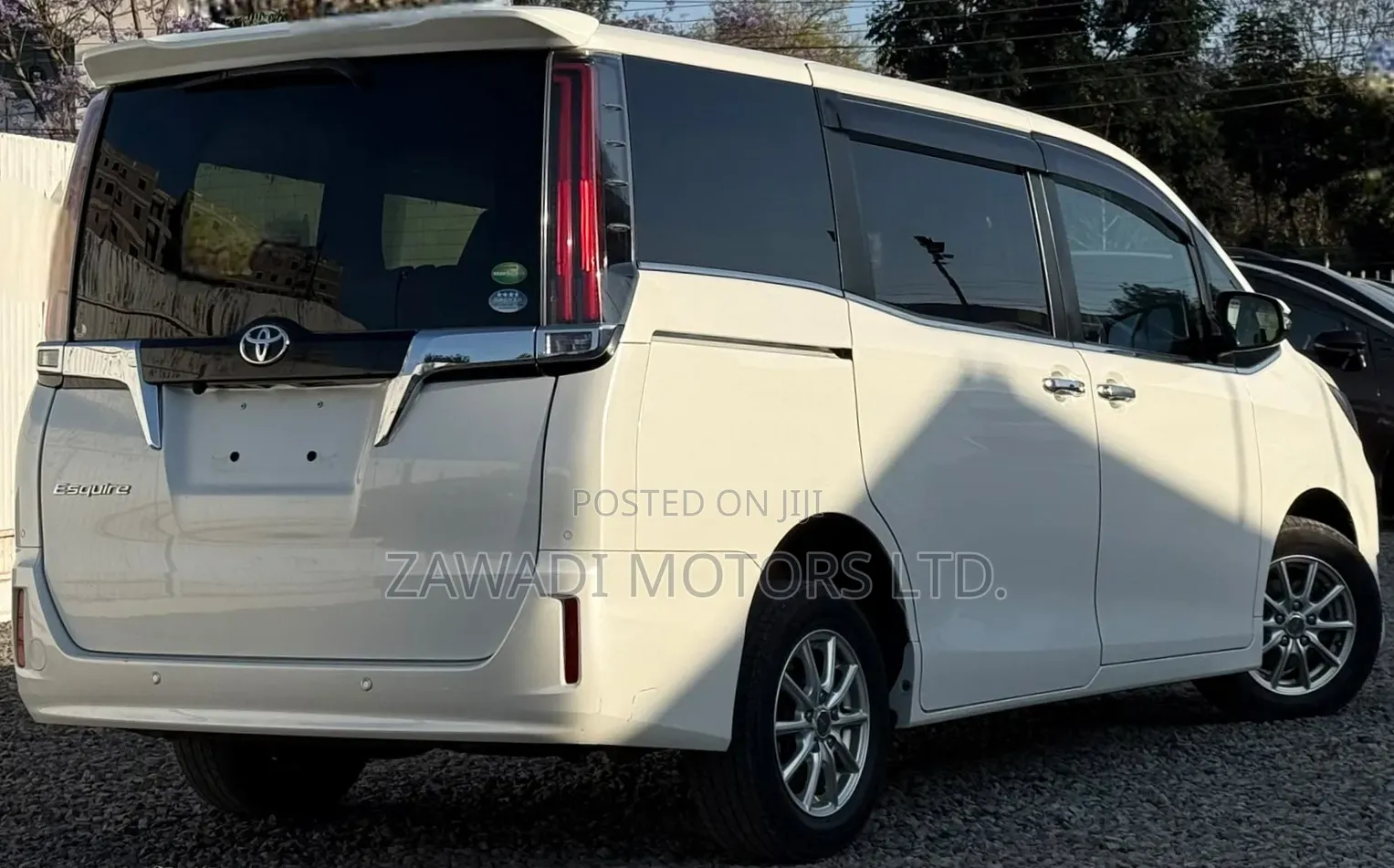 Toyota Esquire 2.0 AWD (7 seater) 2019 White
