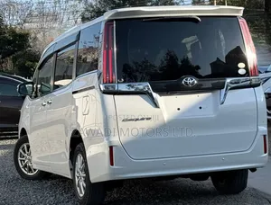 Toyota Esquire 2.0 AWD (7 seater) 2019 White