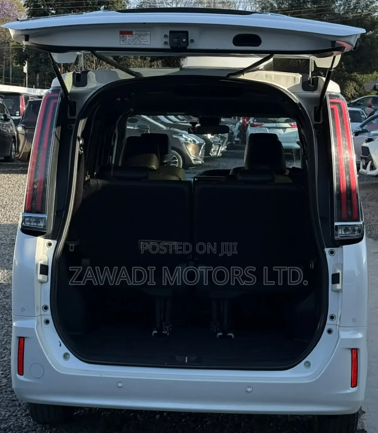 Toyota Esquire 2.0 AWD (7 seater) 2019 White