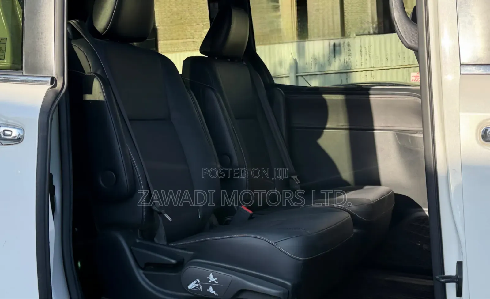 Toyota Esquire 2.0 AWD (7 seater) 2019 White