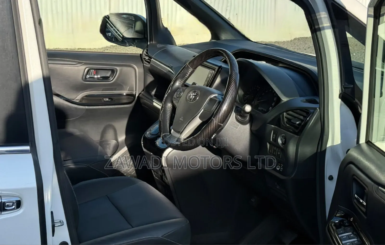 Toyota Esquire 2.0 AWD (7 seater) 2019 White