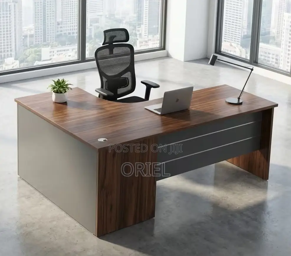 Office Desk : Curved 140CM Executive Office Table