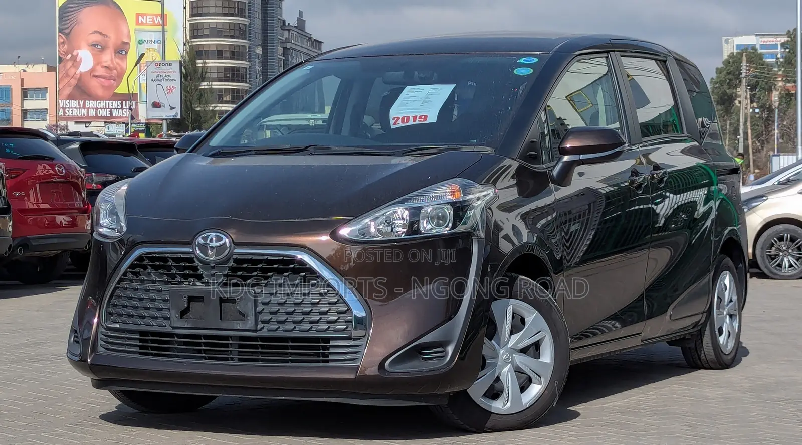 Toyota Sienta 2019