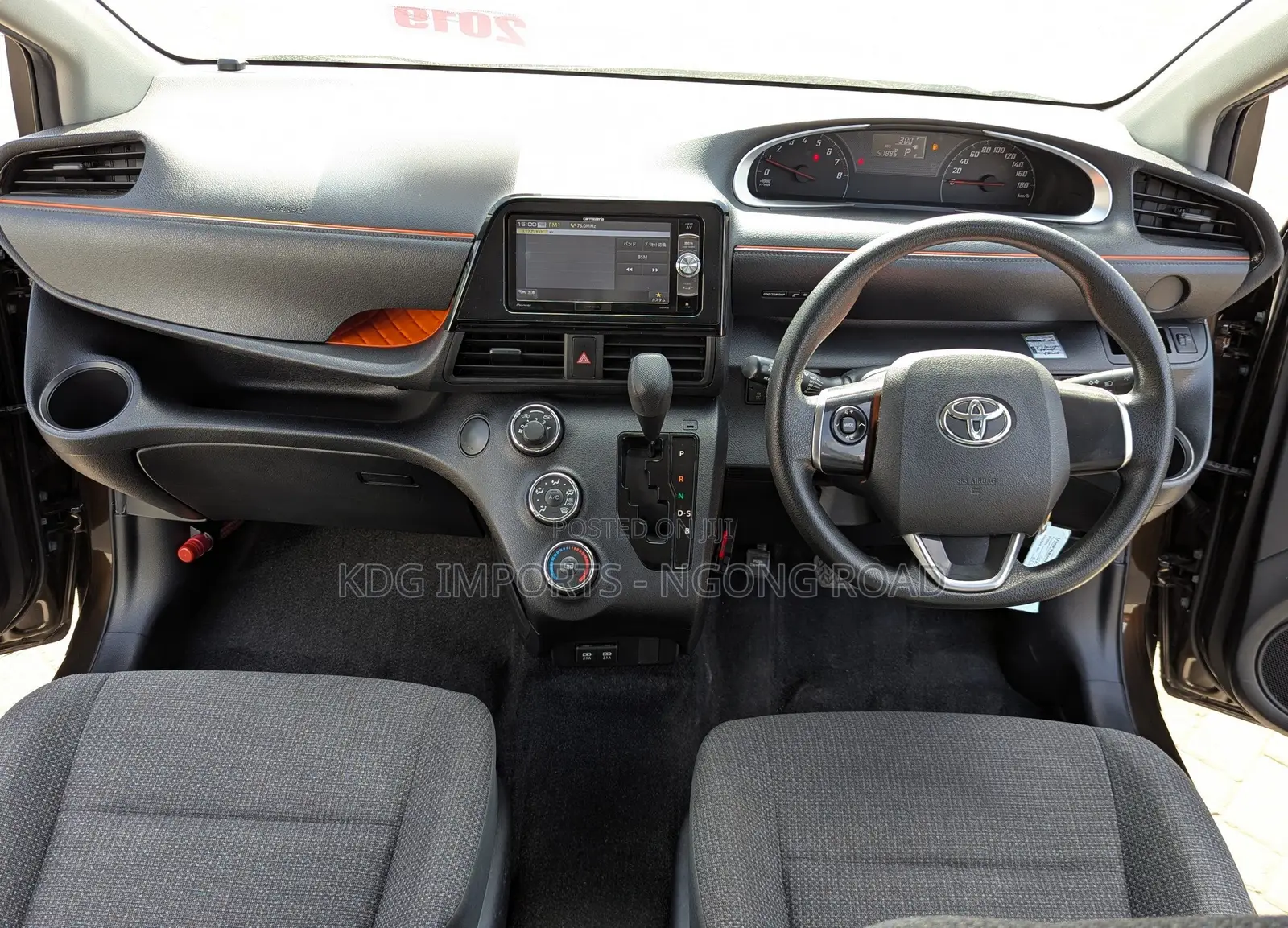 Toyota Sienta 2019