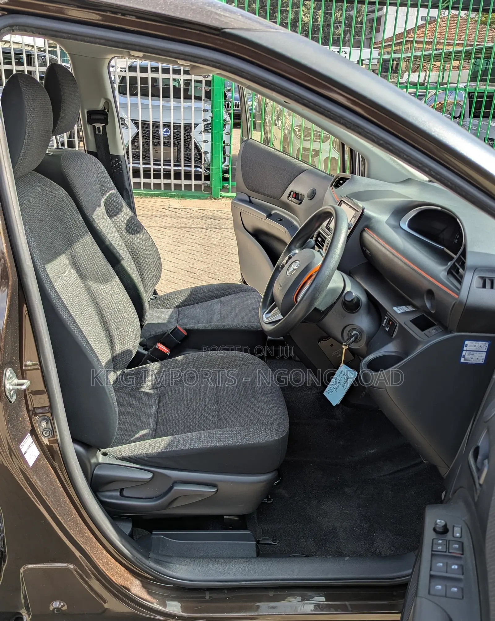 Toyota Sienta 2019