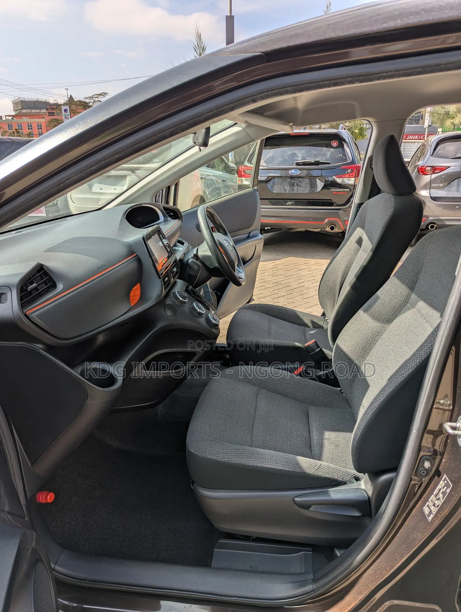 Toyota Sienta 2019